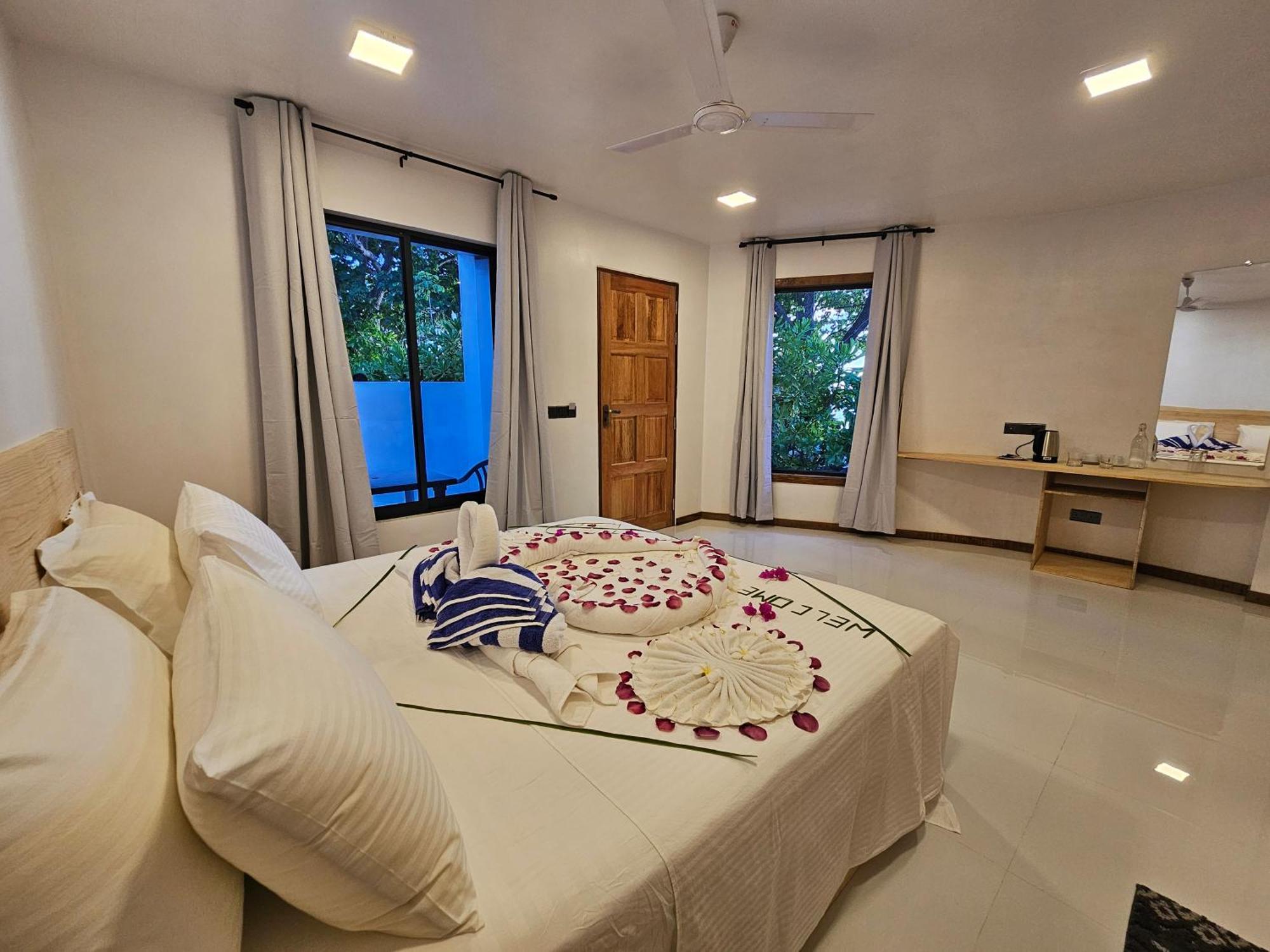 Sunset Beach View Dhangethi Exterior foto